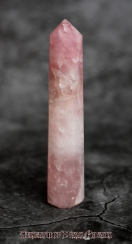 Hexenshop Dark Phönix Rosenquarz Obelisk Halbedelstein 43g